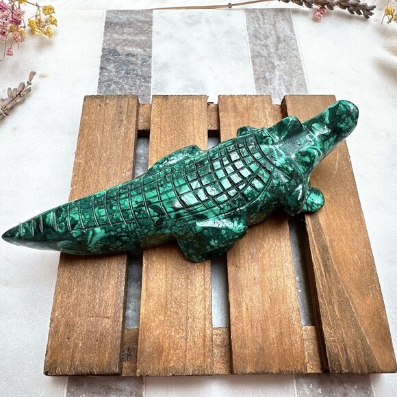 Gorgeous Malachite Alligator/Crocodile Carving - Picture 8 of 10